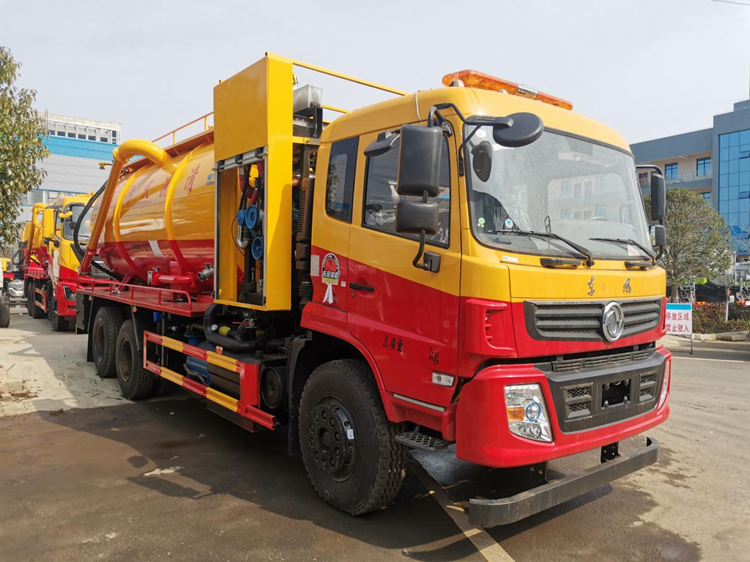 東風(fēng)錦程22方后雙橋清洗吸污車(chē)