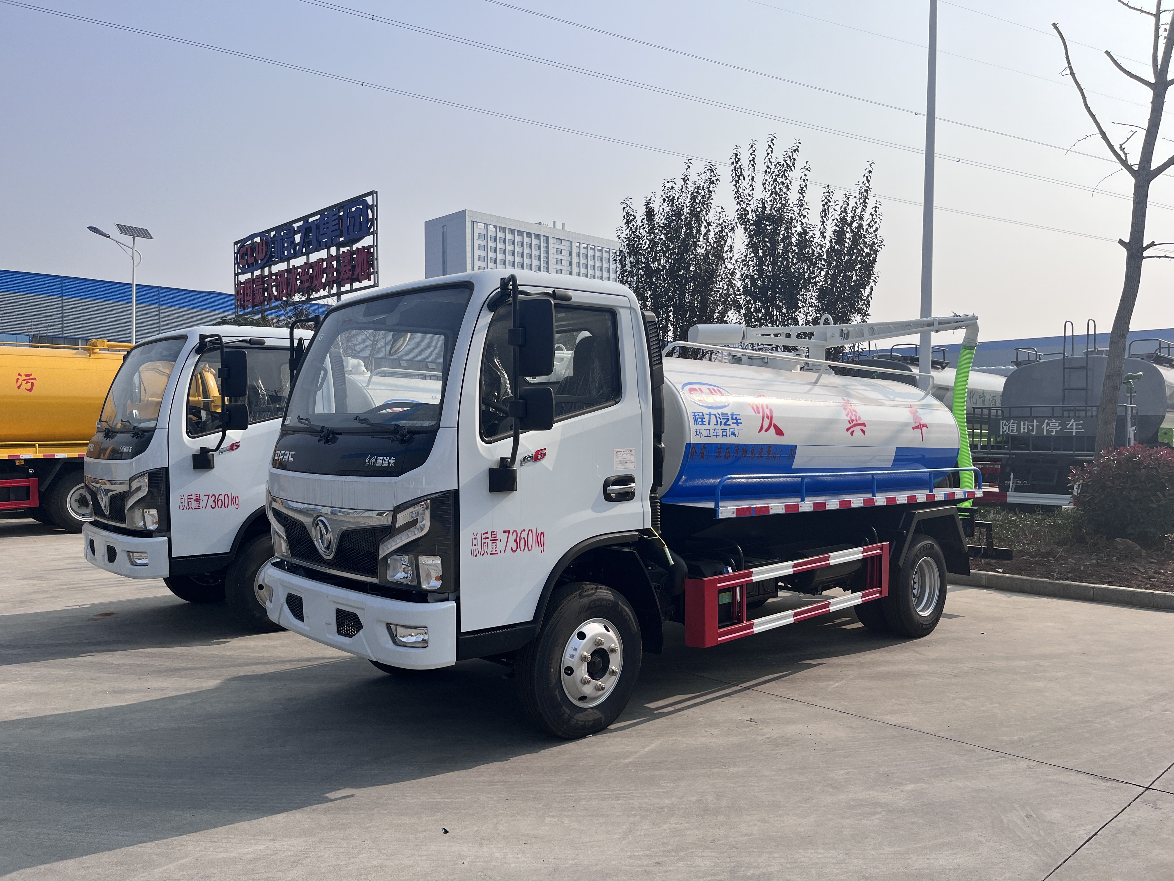 東風(fēng)5方吸糞車(chē)